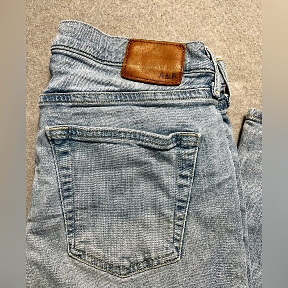 Abercrombie & Fitch Men’s Jeans 32x32 Rustin Athletic Slim Medium Wash Denim - Picture 2 of 7
